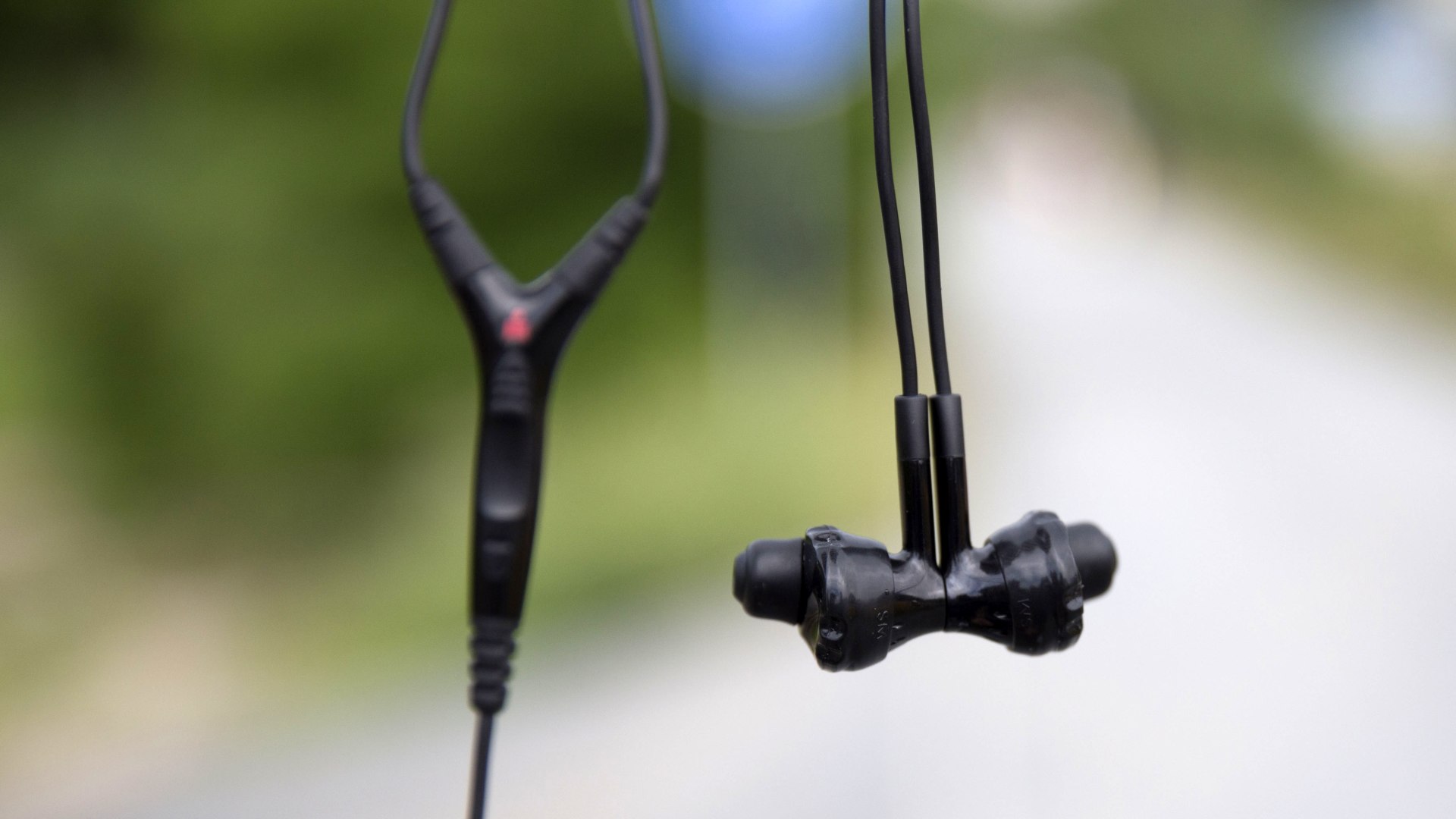 Recenze JBL Yurbuds Inspire 400: Parádní na sport