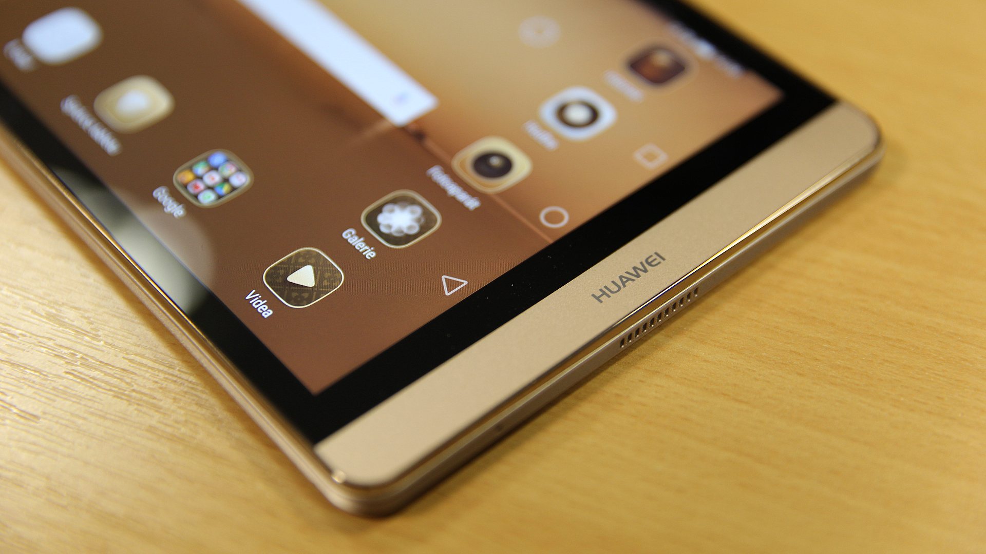 Recenze Huawei Mediatab M2: galantní aristokrat
