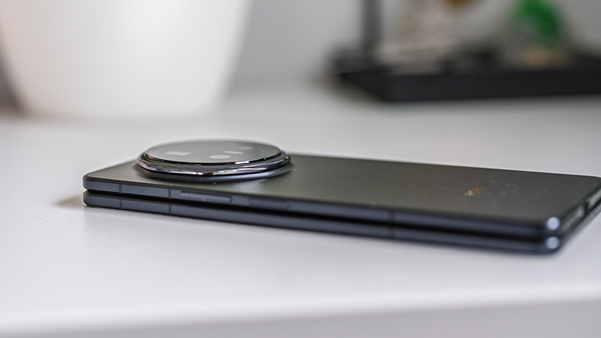 Recenze: Honor Magic V6 – Budoucnost skládaček v dokonale tenkém těle detail fotomodulu telefonu Honor Magic V6