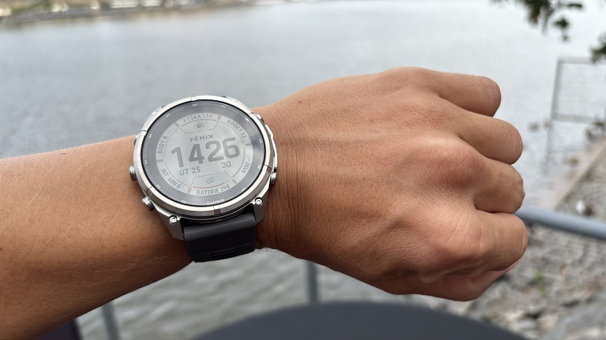 Chytré hodinky Garmin Fenix 9 na zápěstí