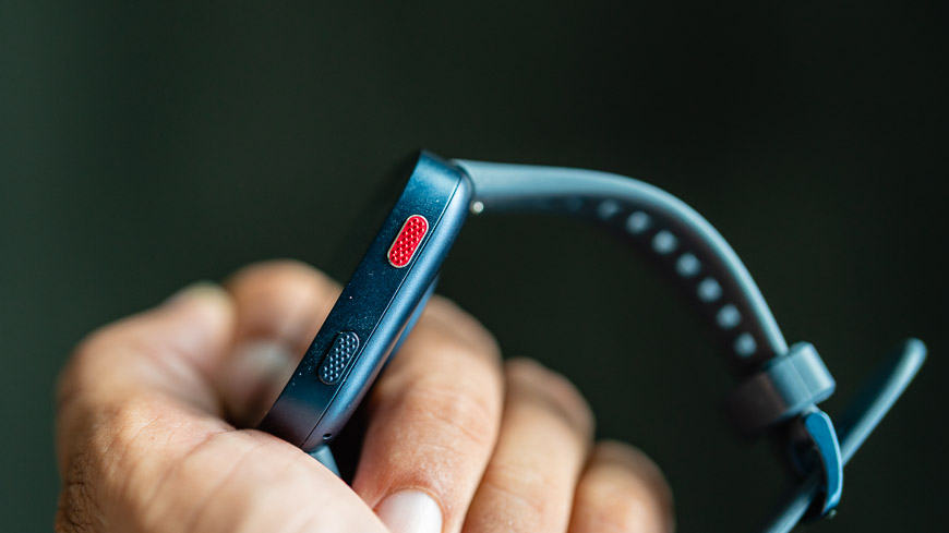 detail bočního tlačítka u hodinky Amazfit Bip Max