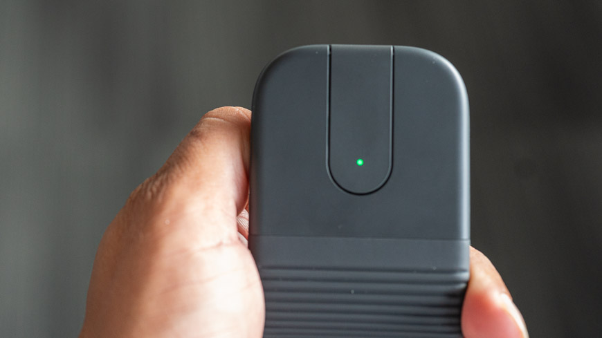 Recenze: Logitech Mobi Fold – Myš, kterou složíte a schováte do kapsy detail dotykové plochy myši Logitech Mobi Fold
