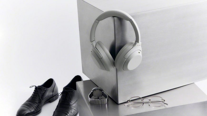 Sony představuje nová sluchátka. Kombinují styl, pohodlí, ANC, dlouhou výdrž a kvalitní zvuk v moderním designu Sluchátka Sony WH-1000XM4C
