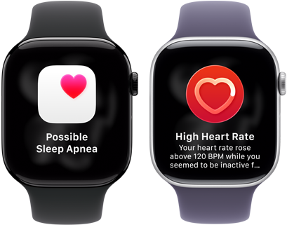 Dvoje Apple Watch Series 11 vedle sebe, hliníkové pouzdro, klavírně černá barva, upozornění na možnou spánkovou apnoi, růžové srdce na bílém poli, na pravém boku korunka Digital Crown, černý sportovní řemínek. Druhé hodinky, titanové pouzdro, stříbrná barva, aplikace Srdeční tep, aktuální počet tepů za minutu, na pravém boku korunka Digital Crown, mlžně fialový sportovní řemínek