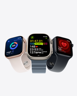 Tři lidé společně běhají a mají nasazené Apple Watch, na pozadí je modrá obloha